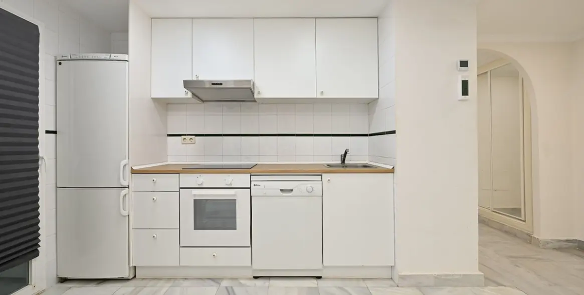 Sale of ground floor apartment in Puerto Banús 9