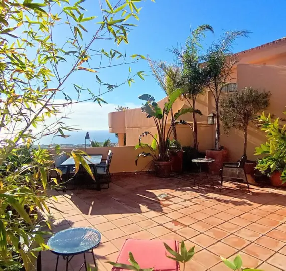 Sale of penthouse duplex in Calahonda