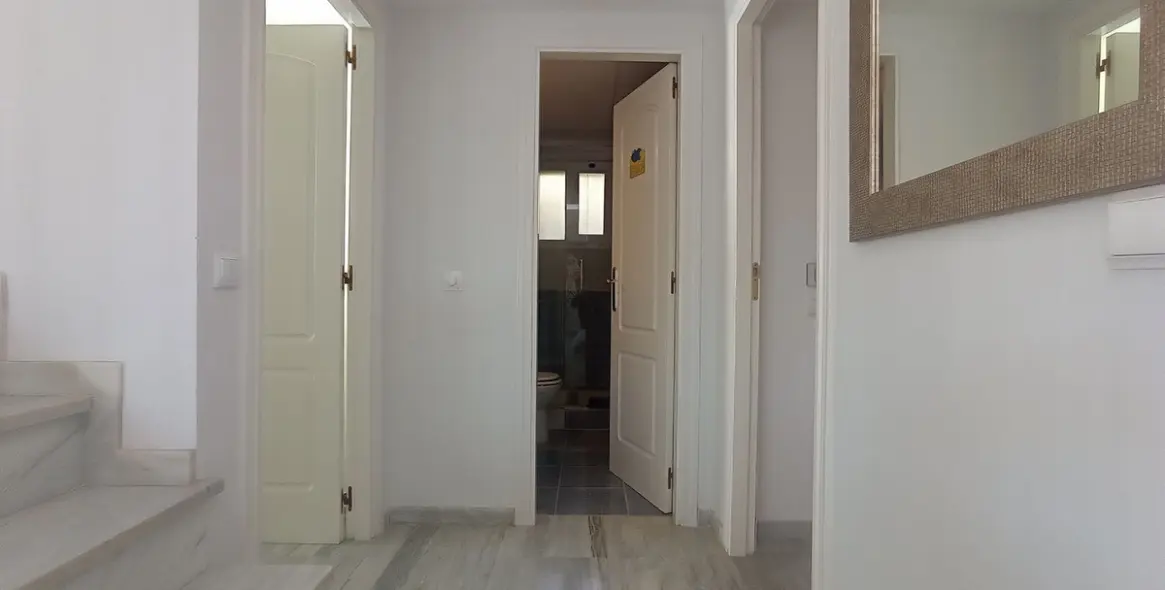 Sale of penthouse duplex in Calahonda 18