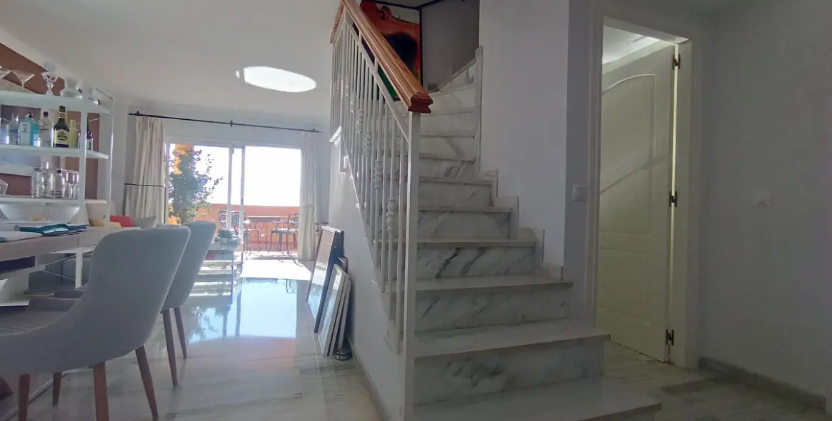 Sale of penthouse duplex in Calahonda 31