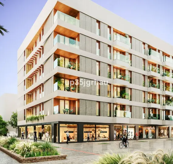 Middle floor apartment R5230444