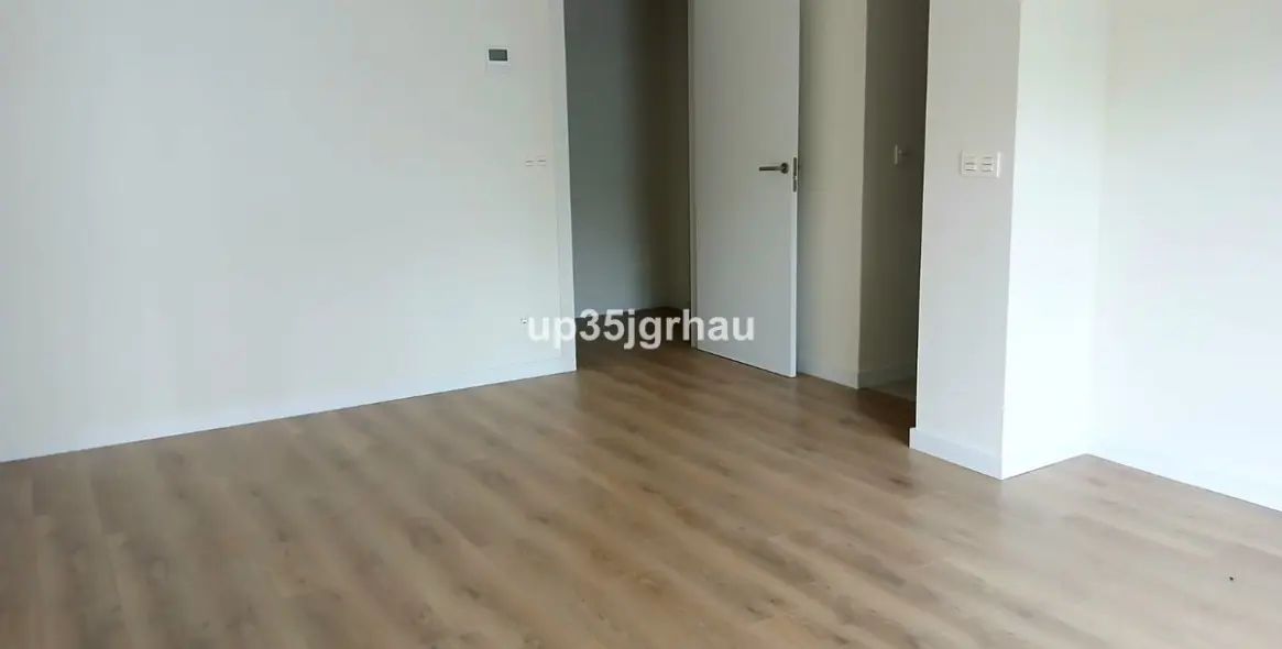 Sale of middle floor apartment in Estepona (district Estepona) 8