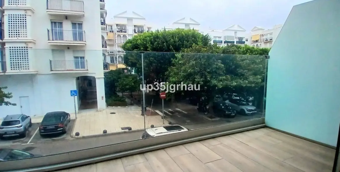 Sale of middle floor apartment in Estepona (district Estepona) 9