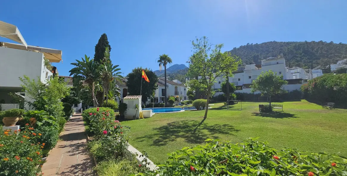 Sale of townhouse in Benahavís (district Benahavís) 2