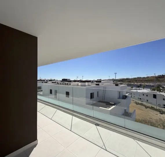 Middle floor apartment R5202040