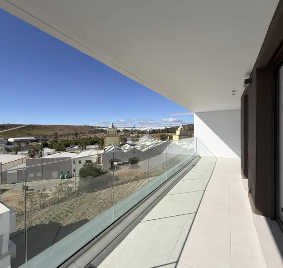 Middle floor apartment R5202040