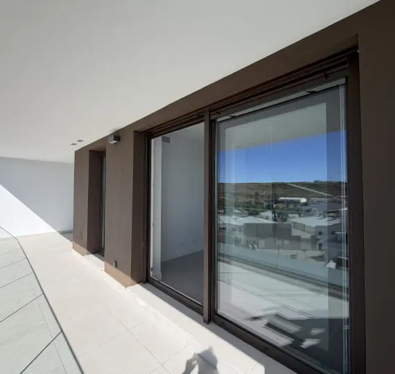 Middle floor apartment R5202040