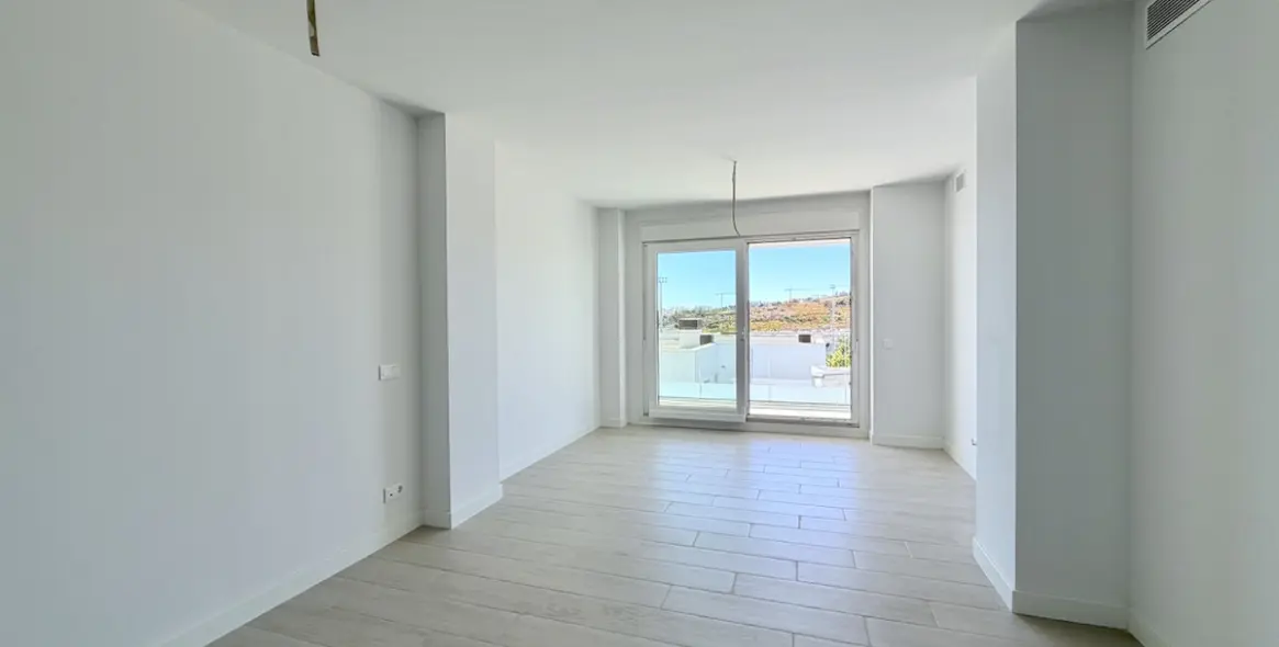 Sale of middle floor apartment in Estepona (district Estepona) 9