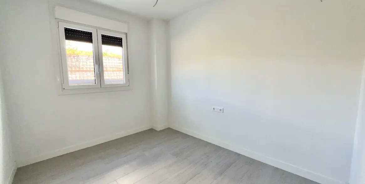 Продажа апартаментов на среднем этаже в Estepona 15