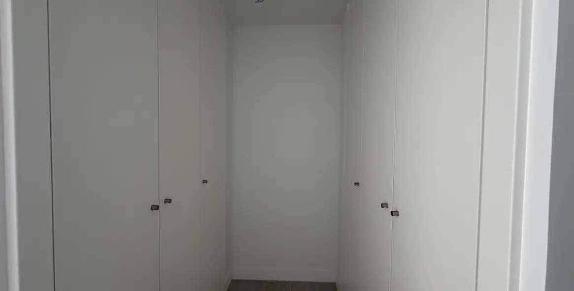 Продажа апартаментов на среднем этаже в Estepona 18