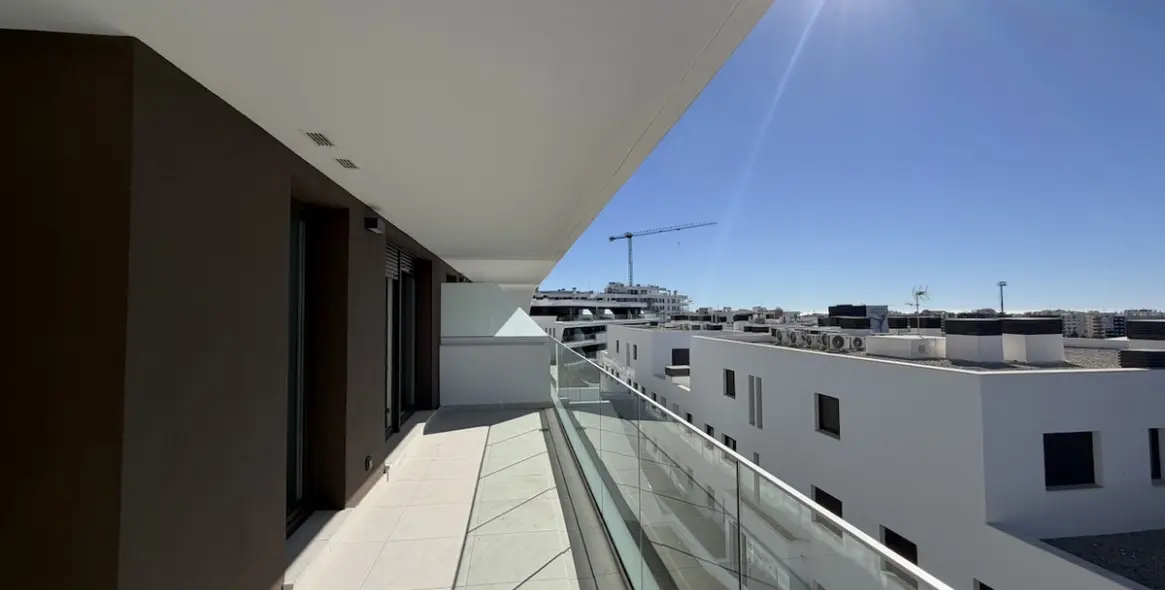 Продажа апартаментов на среднем этаже в Estepona 19