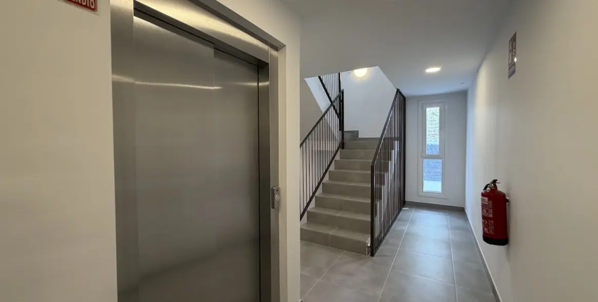 Продажа апартаментов на среднем этаже в Estepona 20