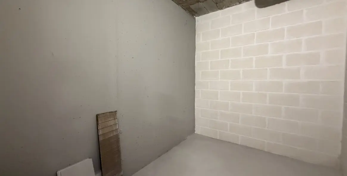 Venta de apartamento en planta media en Estepona 22