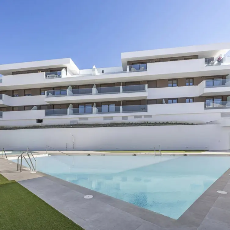 Продажа апартаментов на среднем этаже в Estepona