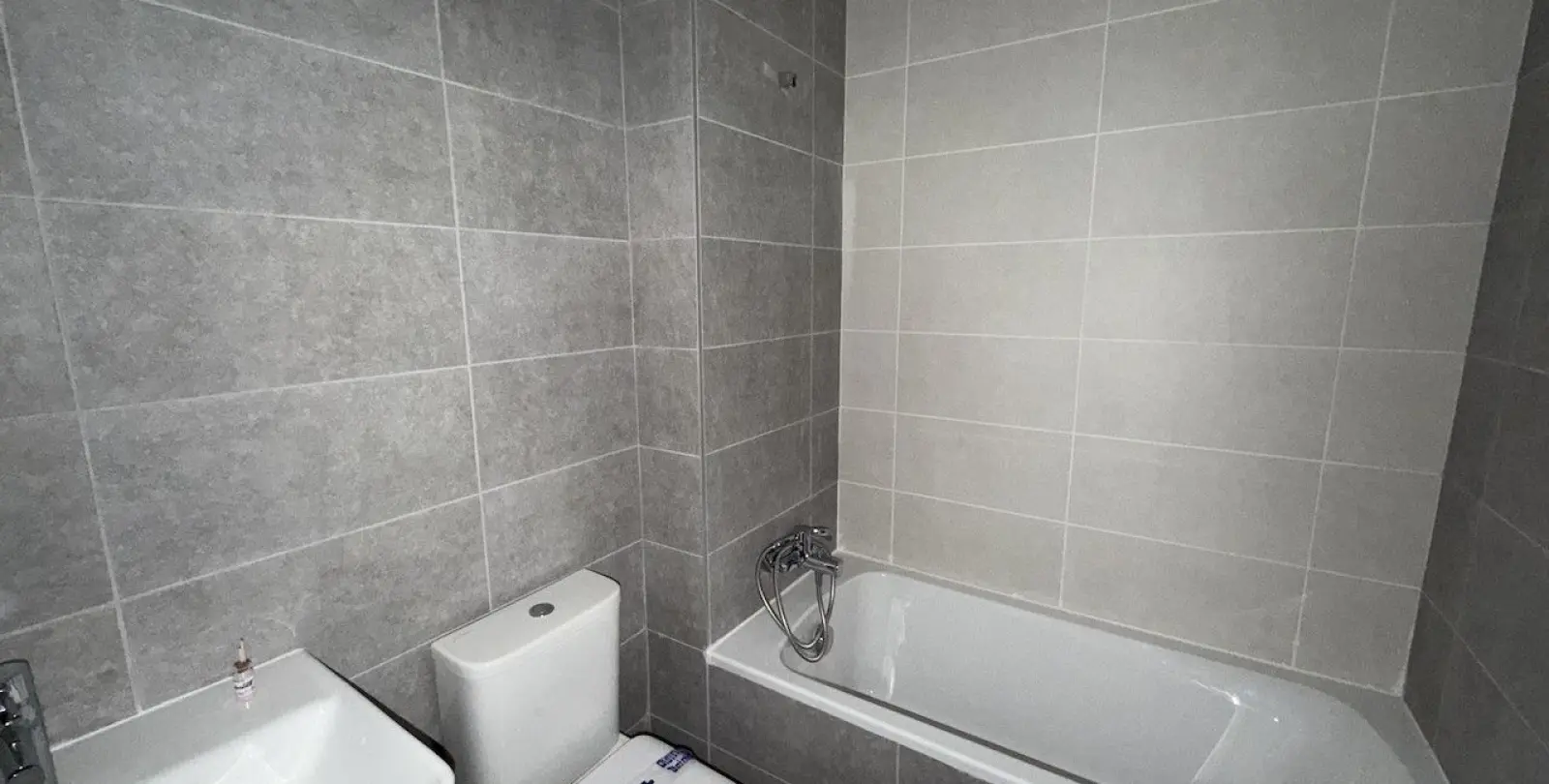 Sale of middle floor apartment in Estepona 9
