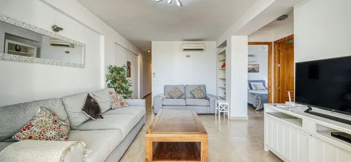 Sale of middle floor apartment in Los Boliches 2