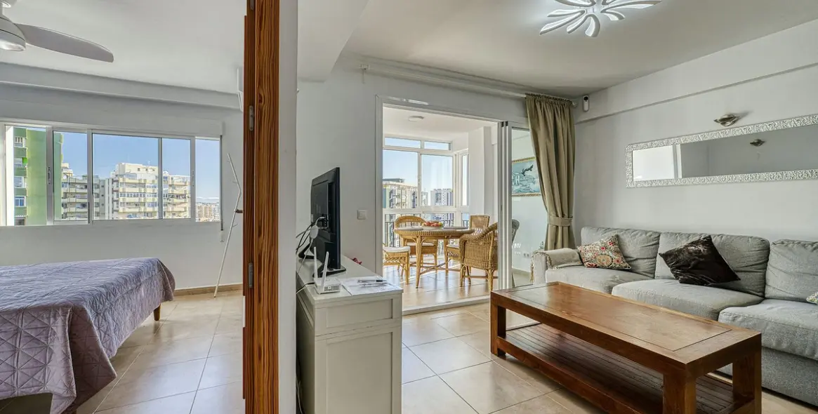 Sale of middle floor apartment in Los Boliches 6