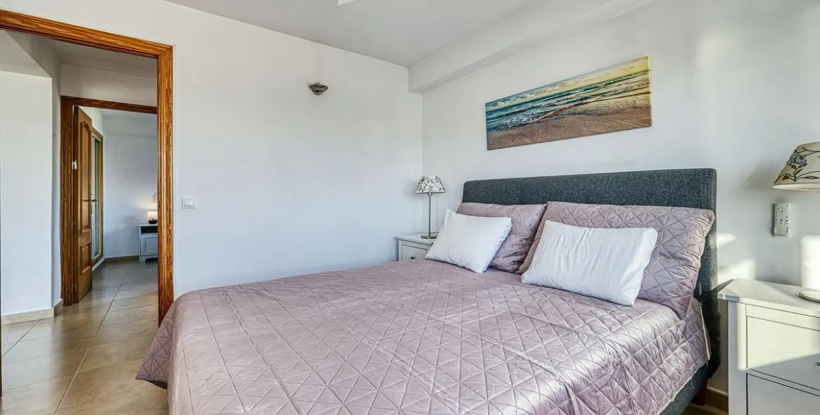 Sale of middle floor apartment in Los Boliches 8