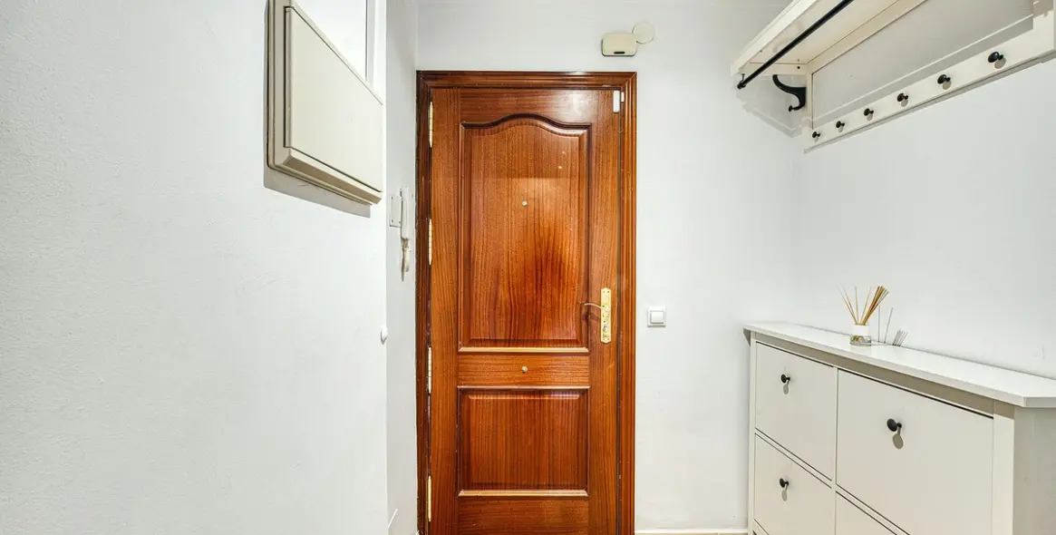 Sale of middle floor apartment in Los Boliches 18