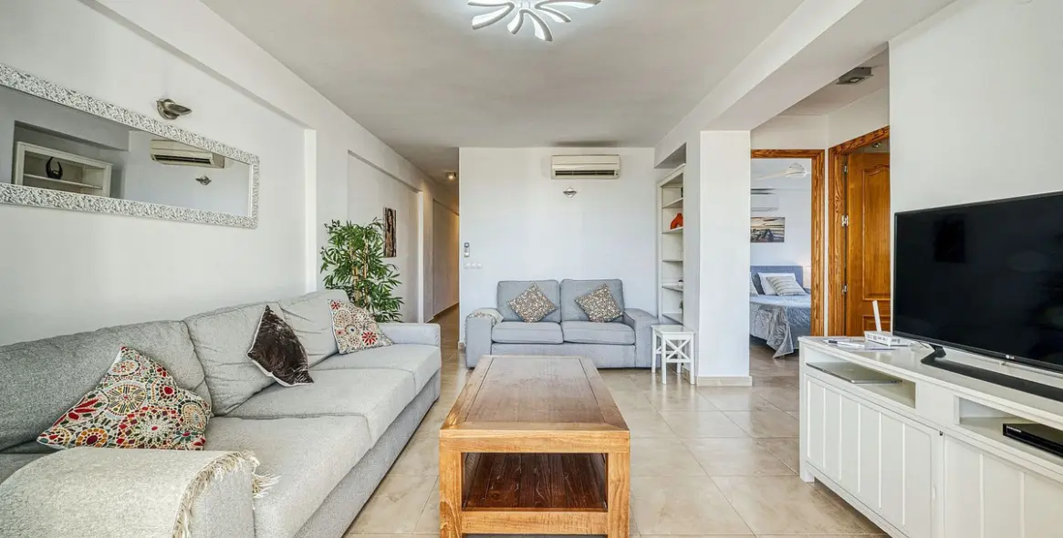 Sale of middle floor apartment in Los Boliches 3