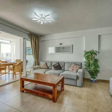 Продажа апартаментов на среднем этаже в Los Boliches