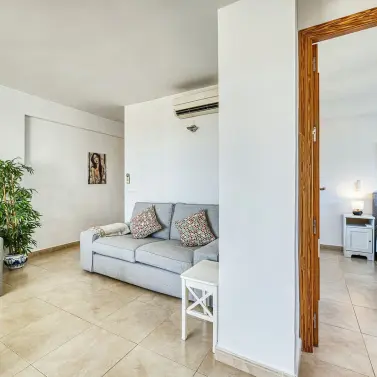 Продажа апартаментов на среднем этаже в Los Boliches