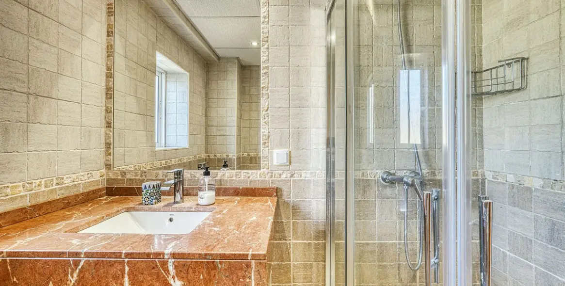 Sale of middle floor apartment in Los Boliches 11