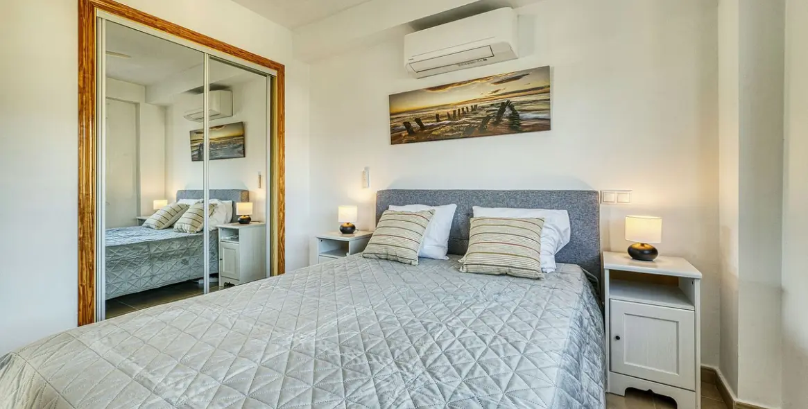 Sale of middle floor apartment in Los Boliches 14