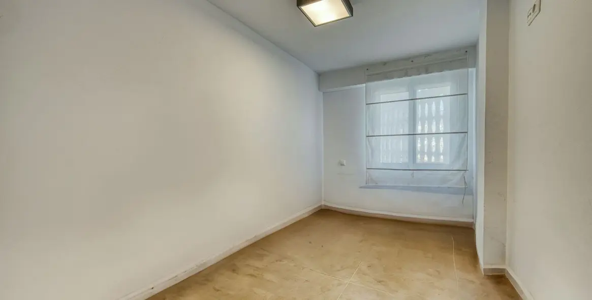 Sale of middle floor apartment in Los Boliches 17