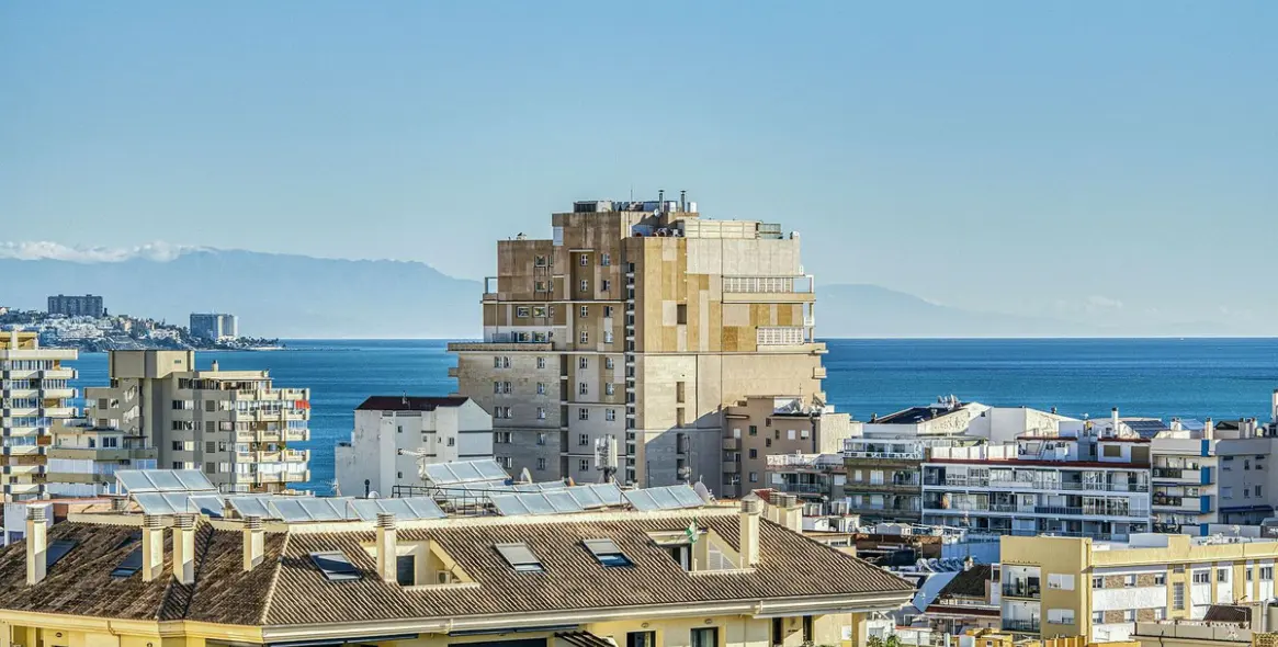 Sale of middle floor apartment in Los Boliches 24