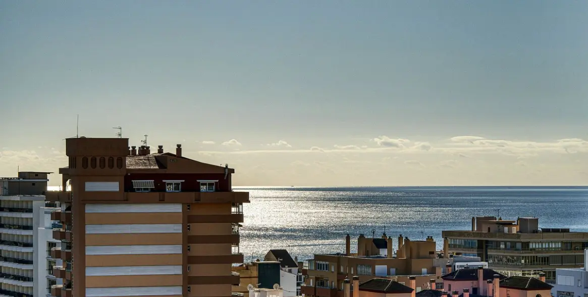 Sale of middle floor apartment in Los Boliches 27