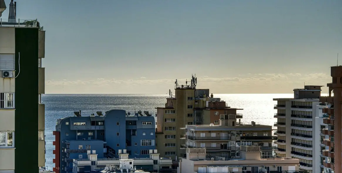 Sale of middle floor apartment in Los Boliches 28