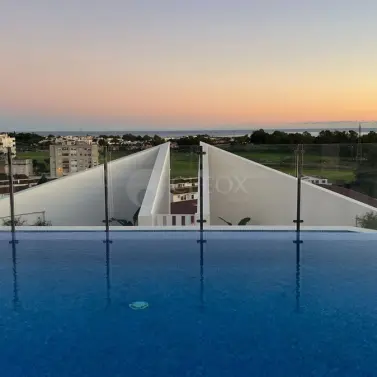 Продажа апартаментов на среднем этаже в Nueva Andalucía