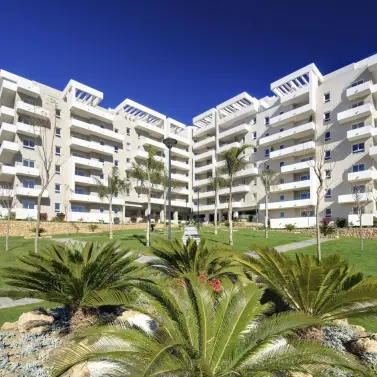 Продажа апартаментов на среднем этаже в Nueva Andalucía