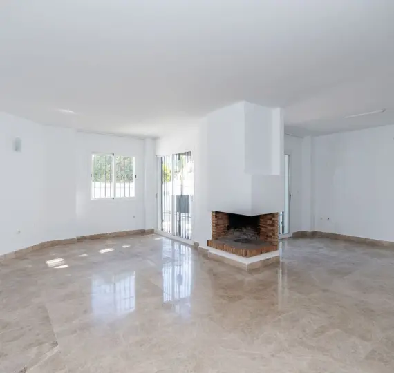 Таунхаус R5236078