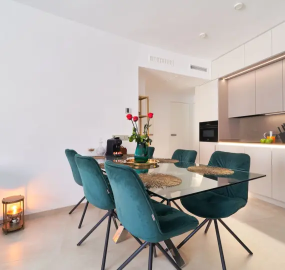 Продажа апартаментов на среднем этаже в Marbella