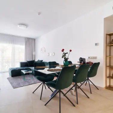 Venta de apartamento en planta media en Marbella