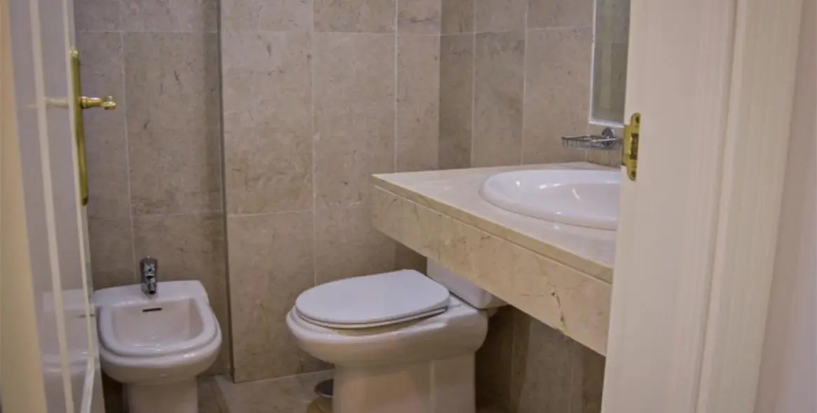 Продажа апартаментов на среднем этаже в Marbella 11