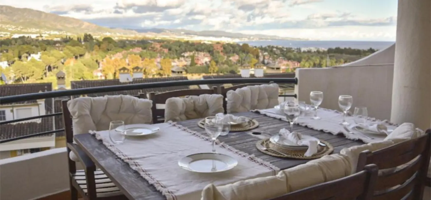 Sale of middle floor apartment in Marbella 0