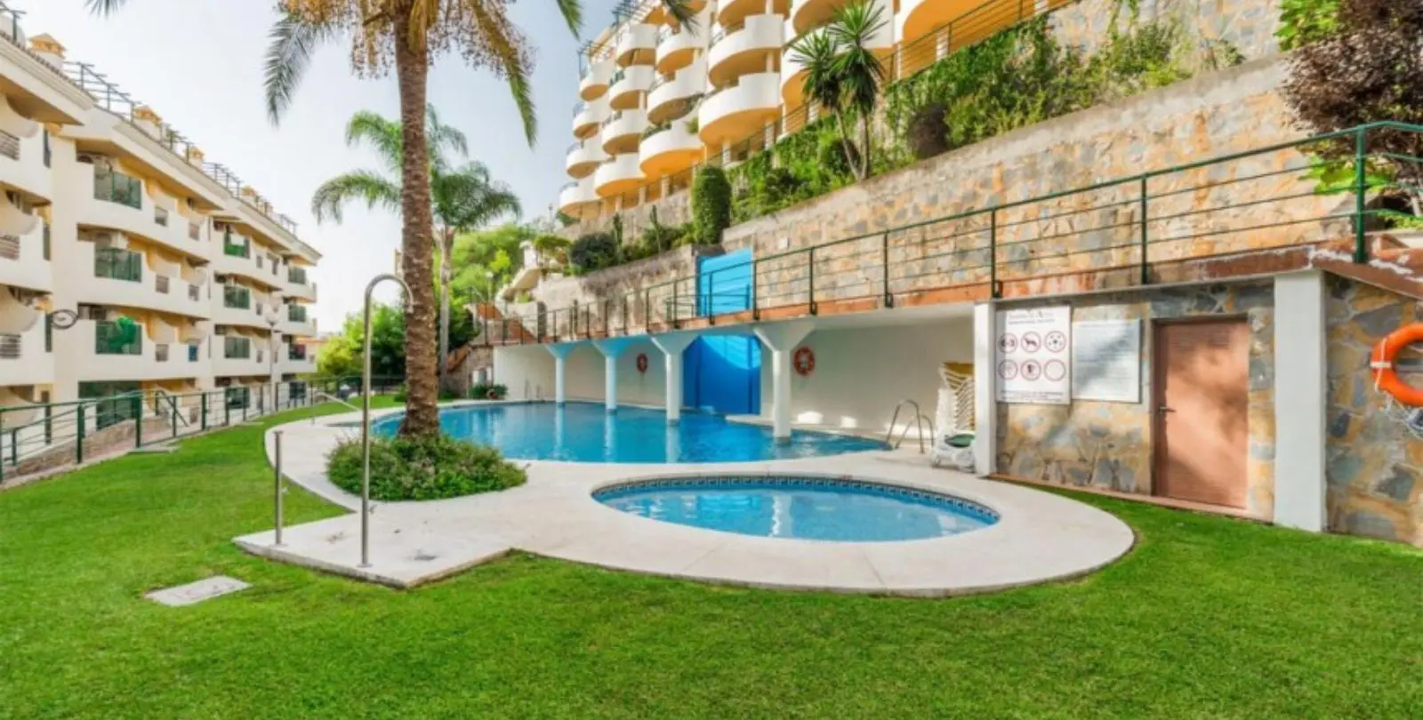Sale of middle floor apartment in Marbella 21