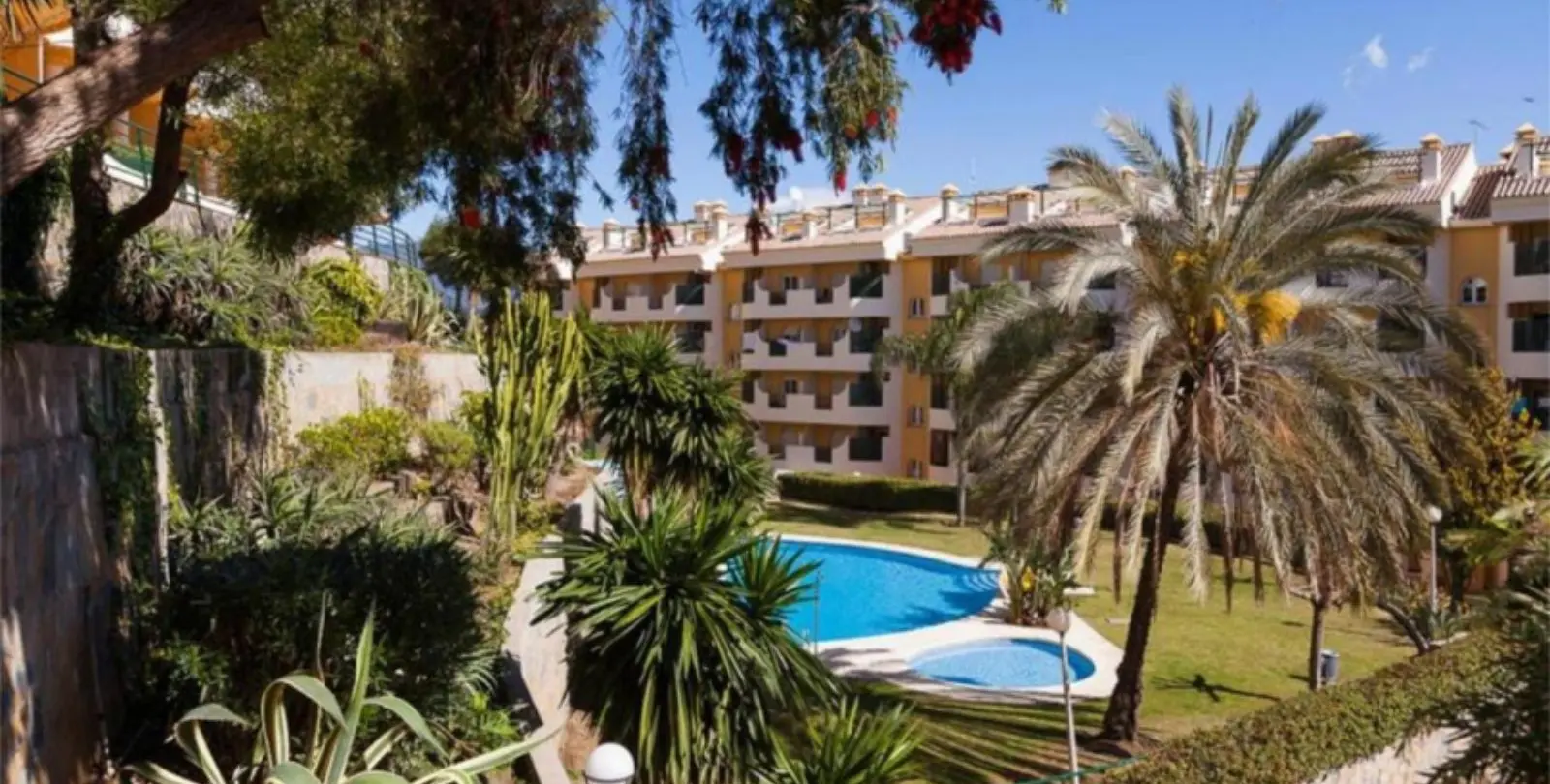 Sale of middle floor apartment in Marbella 23