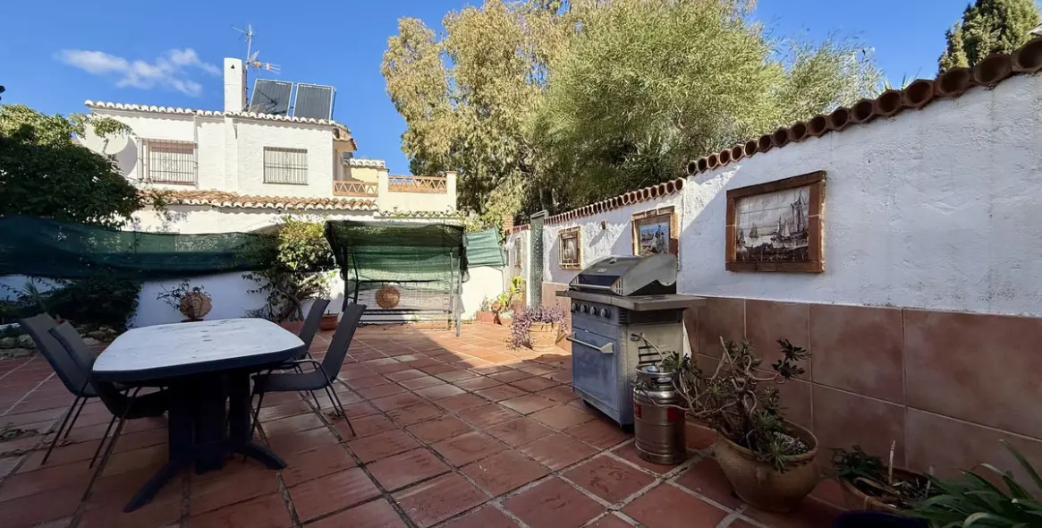 Sale of semi-detached house in Calypso 4