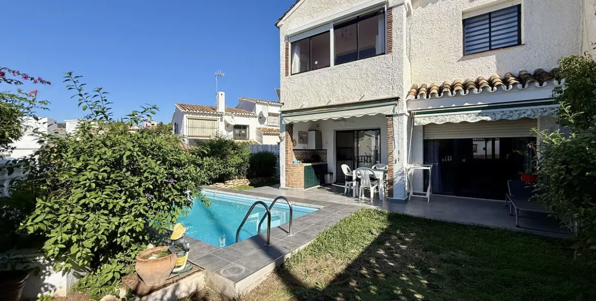 Sale of semi-detached house in Calypso 5