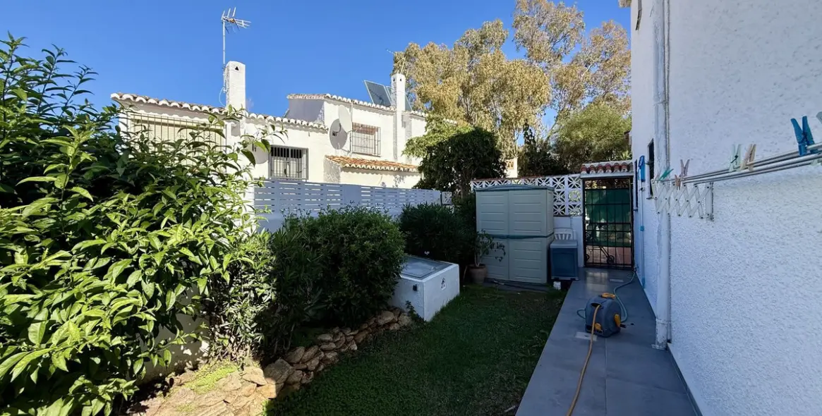 Sale of semi-detached house in Calypso 9