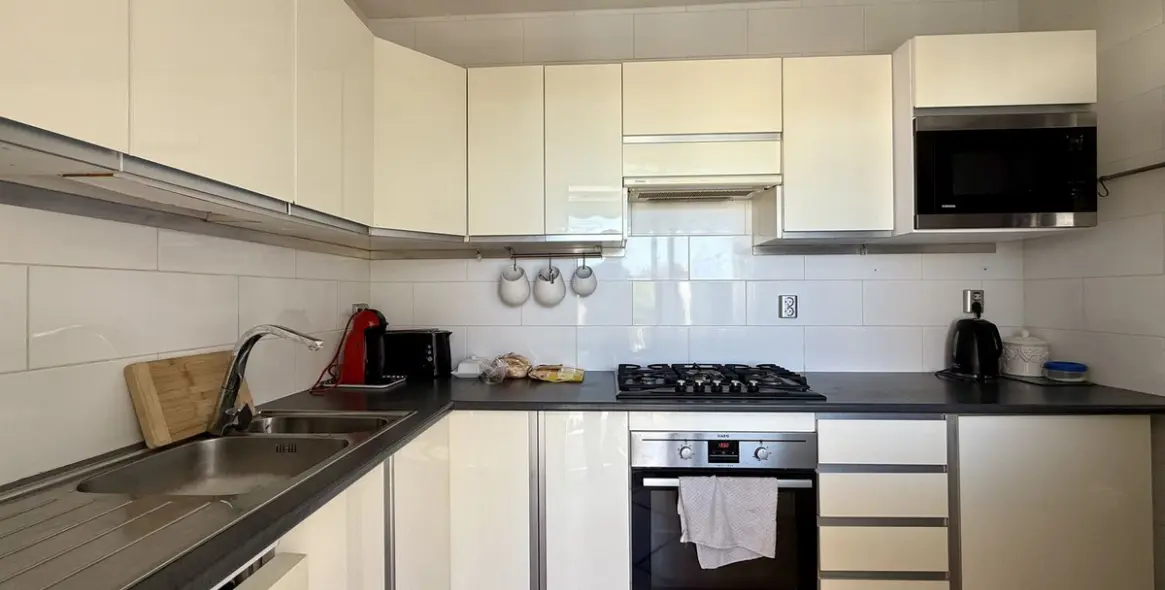 Sale of semi-detached house in Calypso 12