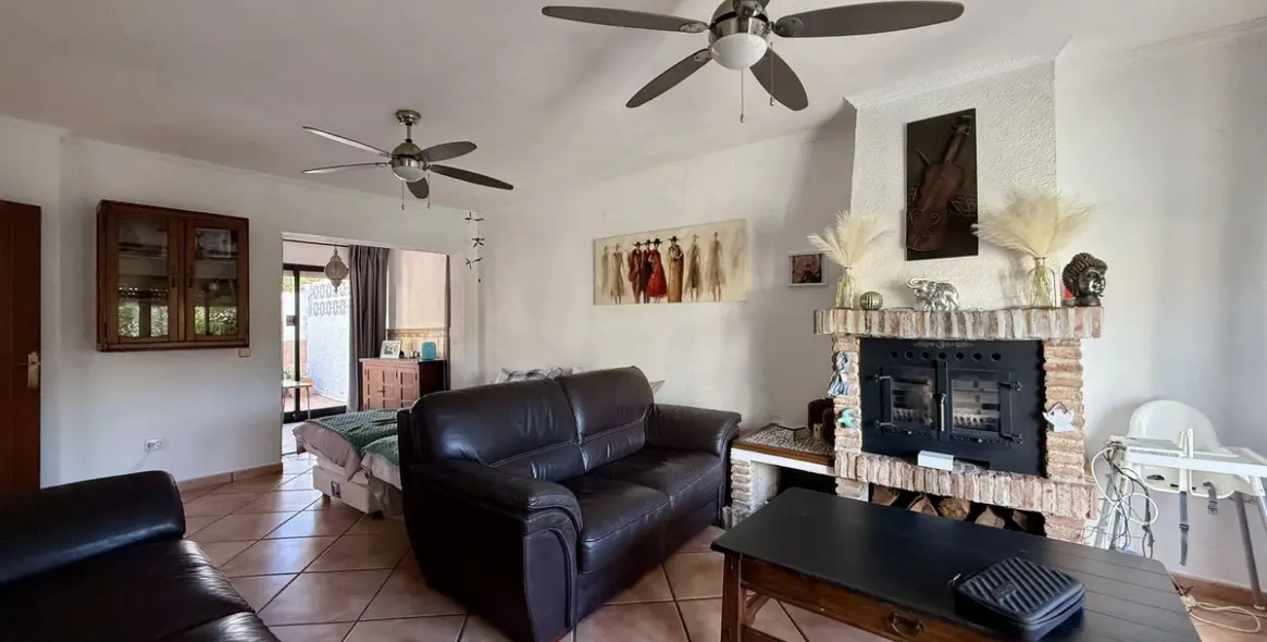 Sale of semi-detached house in Calypso 13