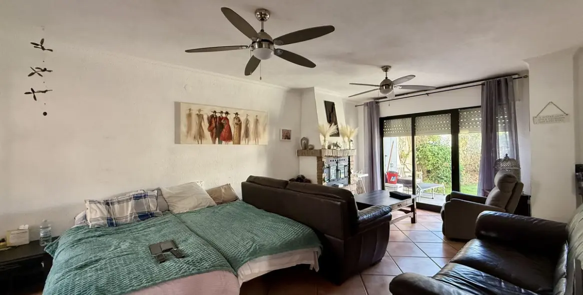 Sale of semi-detached house in Calypso 16
