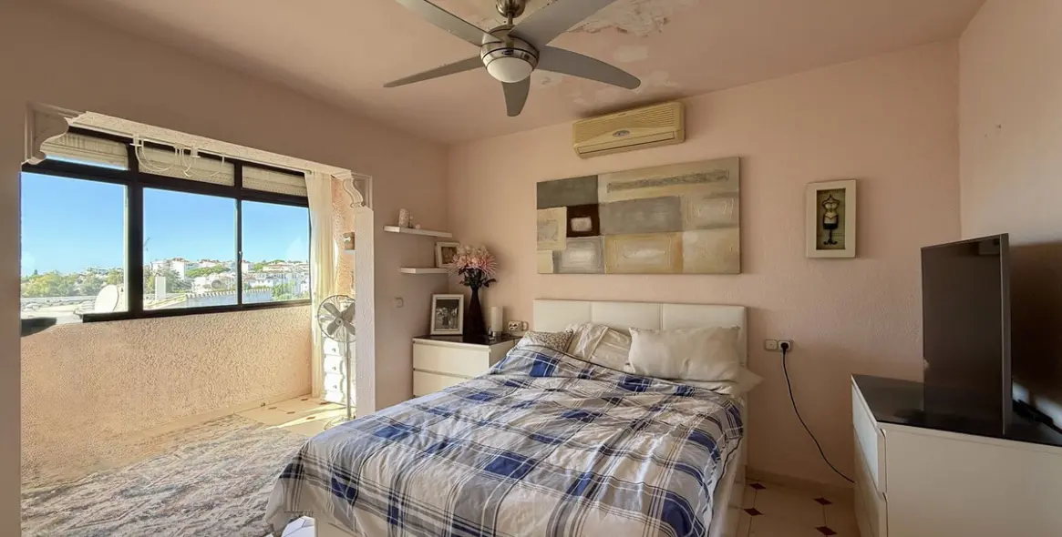 Sale of semi-detached house in Calypso 19