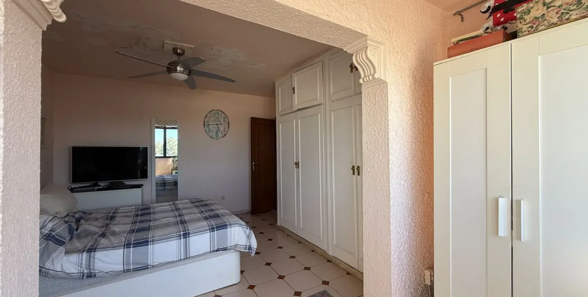 Sale of semi-detached house in Calypso 21