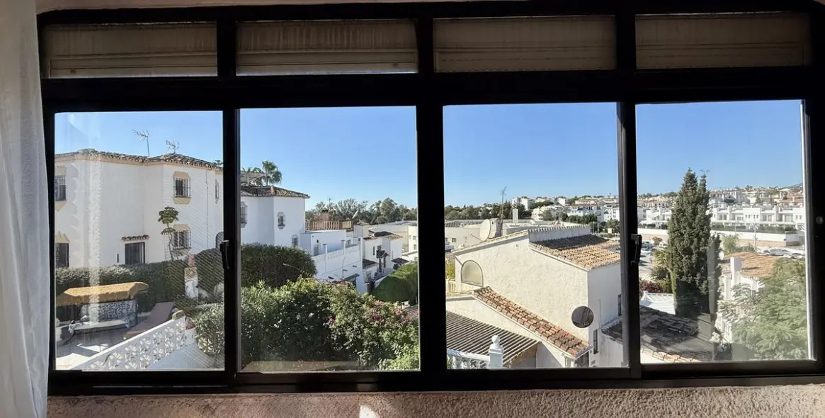 Sale of semi-detached house in Calypso 22